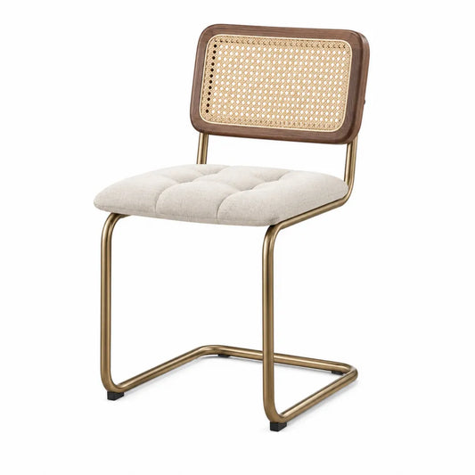 Silla de metal con respaldo de ratán y asiento de lino beige